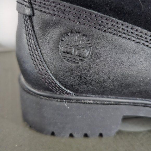 New In Box Woman's Timberland Black Fleece Lined Winter Boots. Size 8B - Picture 5 of 15